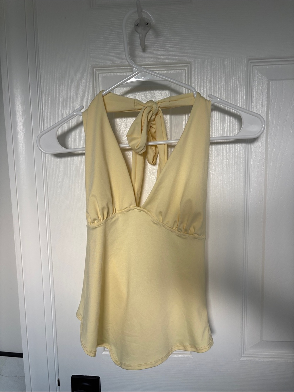gaze Pale Yellow Halter V-Neck Tie-Back Camisole